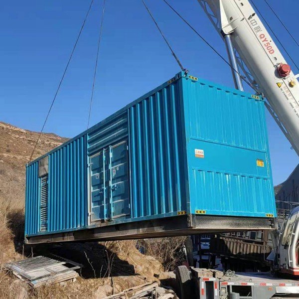 米东发电机的发电效率受多种因素影响，主要包括以下几个方面：