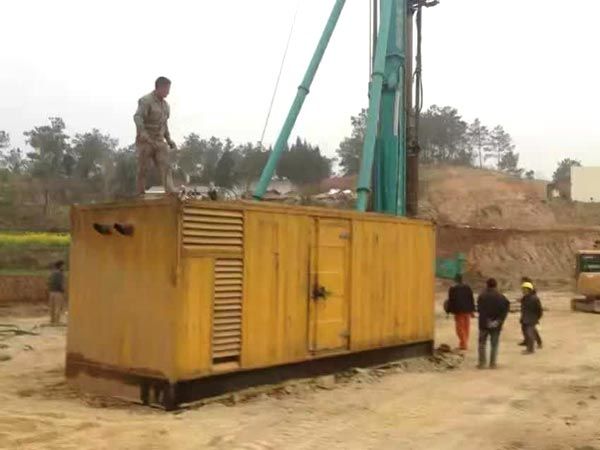 米东如何判断水冷式机油散热器密封件是否需要更换？